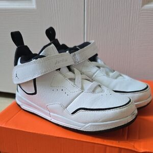 Jordan Kids White and Black Sneakers TODDLER 9.5 boys